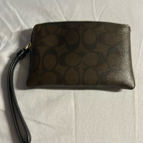 Coach wristlet - Picture 2 of 3